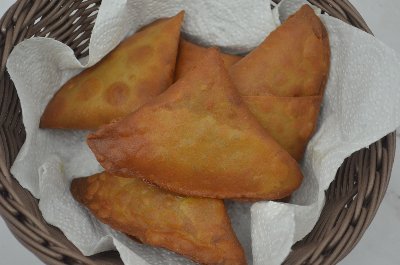 Onion Samosa using Wheat Flour | Roadside Onion Samosa (VIDEO)